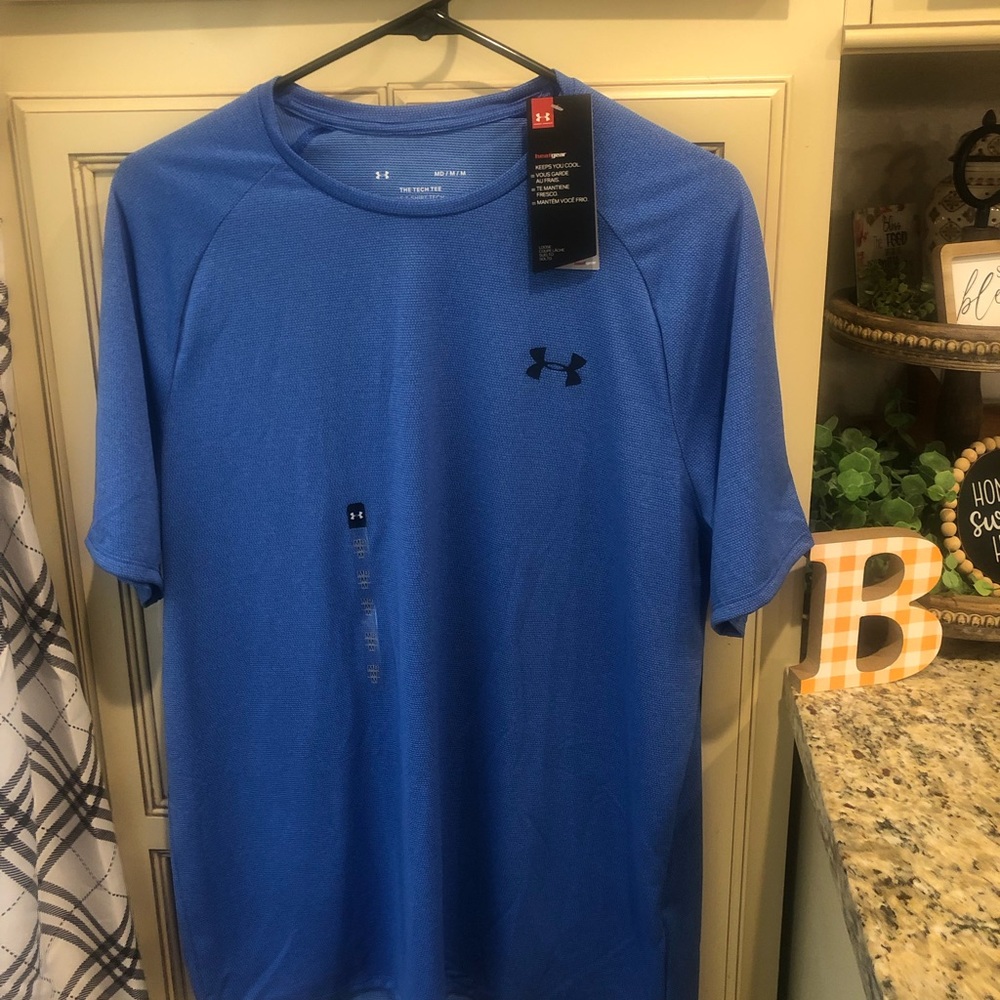 NWT Mens Under Armour medium shirt